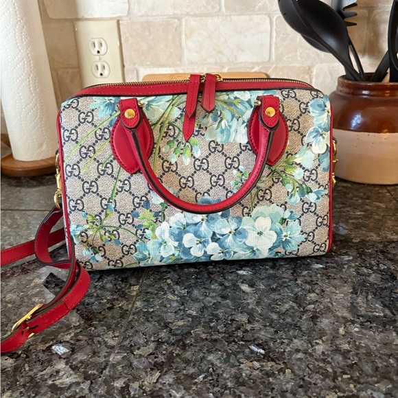 Gucci Floral Crossbody Bag with Red Trim - Picture 1 of 5